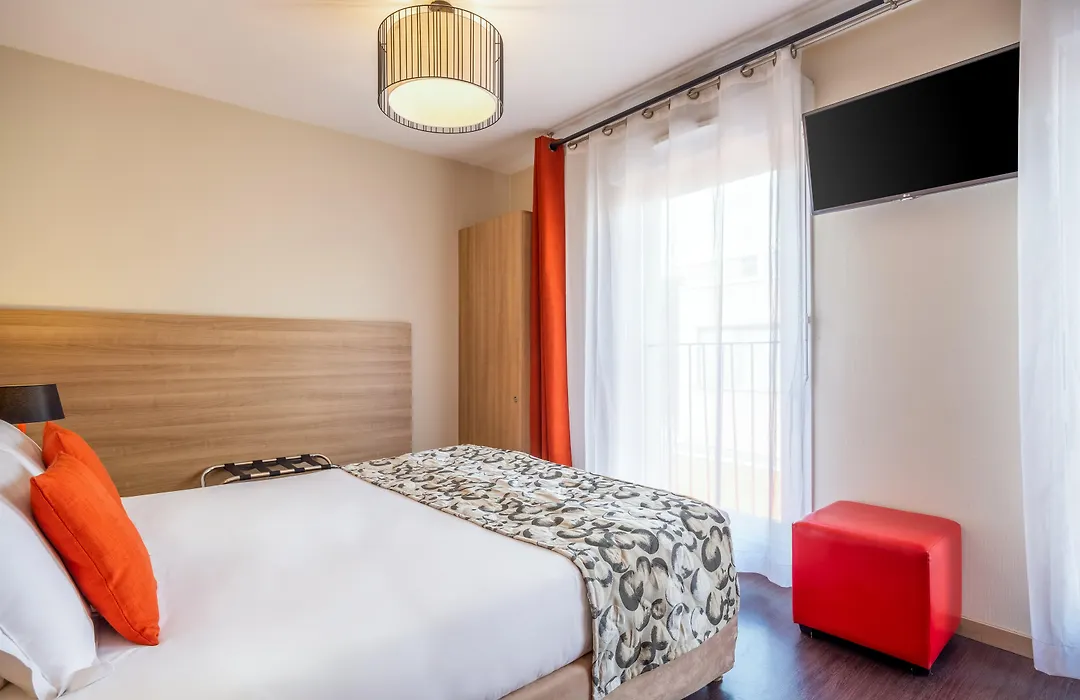 Aparthotel Adagio Lyon Patio Confluence-1