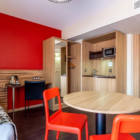 Aparthotel Adagio Lyon Patio Confluence-2